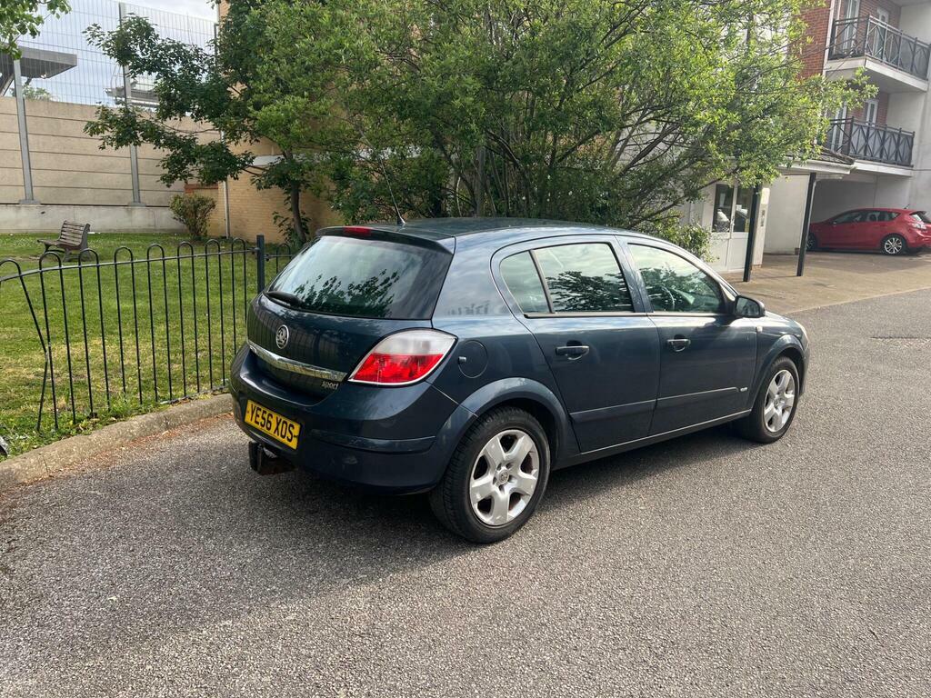 Vauxhall Astra 1.8I 16V Club Blue #3