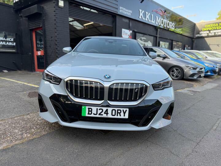 BMW i5 40 83.9Kwh M Sport Edrive 11Kw Charger Grey #2