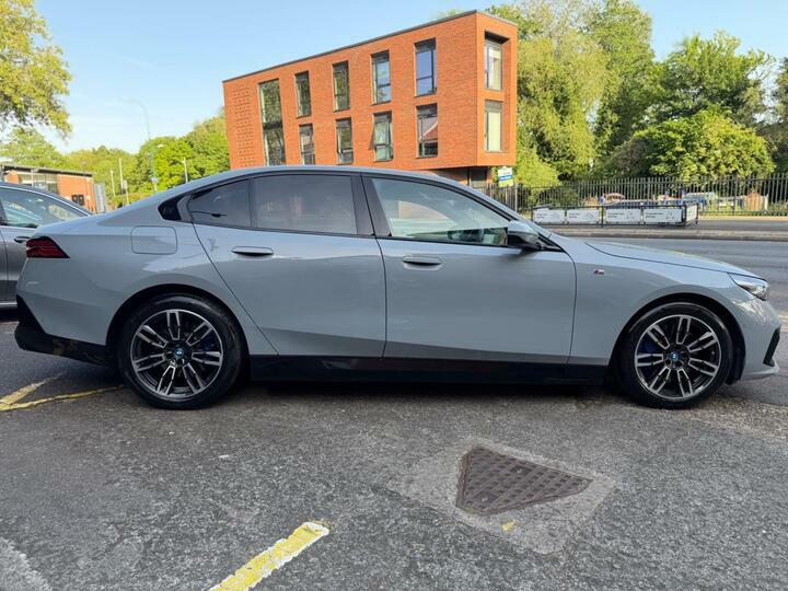 BMW i5 40 83.9Kwh M Sport Edrive 11Kw Charger Grey #6