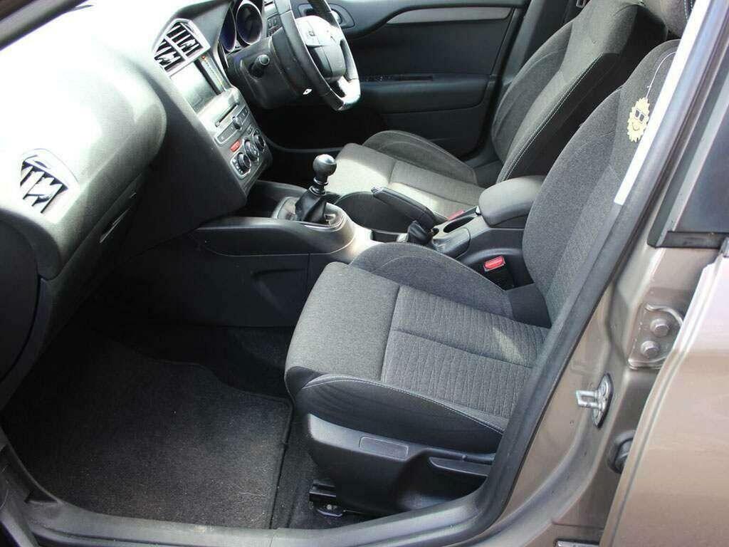 Citroen C4 Hatchback 1.6 Bluehdi Flair Euro 6 Ss 2015 HV65BVK Grey #2