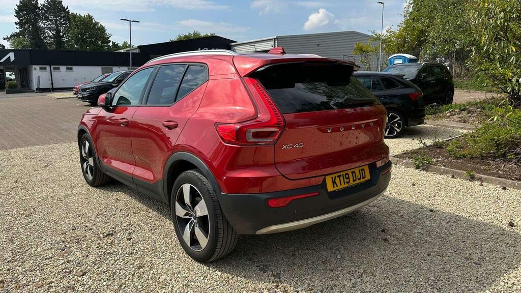 Volvo XC40 Suv 1.5 T3 Momentum Euro 6 Ss 201919 KT19DJD Red #4