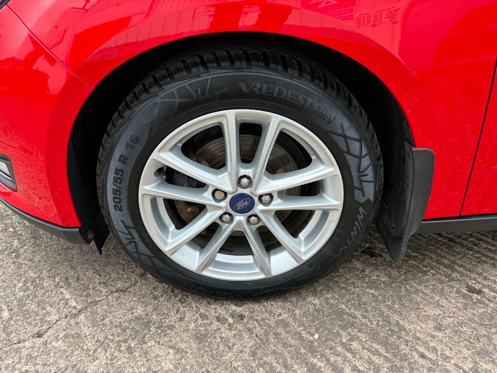 Ford Focus 1L Zetec SY16XGD Red #3