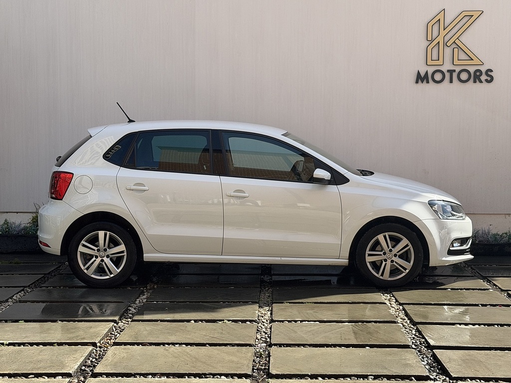 Volkswagen Polo 1.2 Tsi Bluemotion Tech Match Hatchback YY17AEC White #3