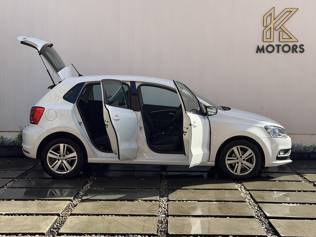 Volkswagen Polo 1.2 Tsi Bluemotion Tech Match Hatchback YY17AEC White #4