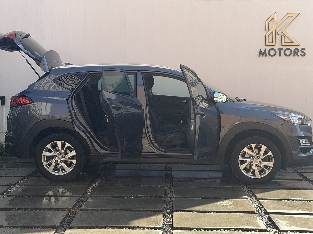 Hyundai Tucson 1.6 Gdi Se Nav Suv Euro 6 Ss EU19VMO Grey #4