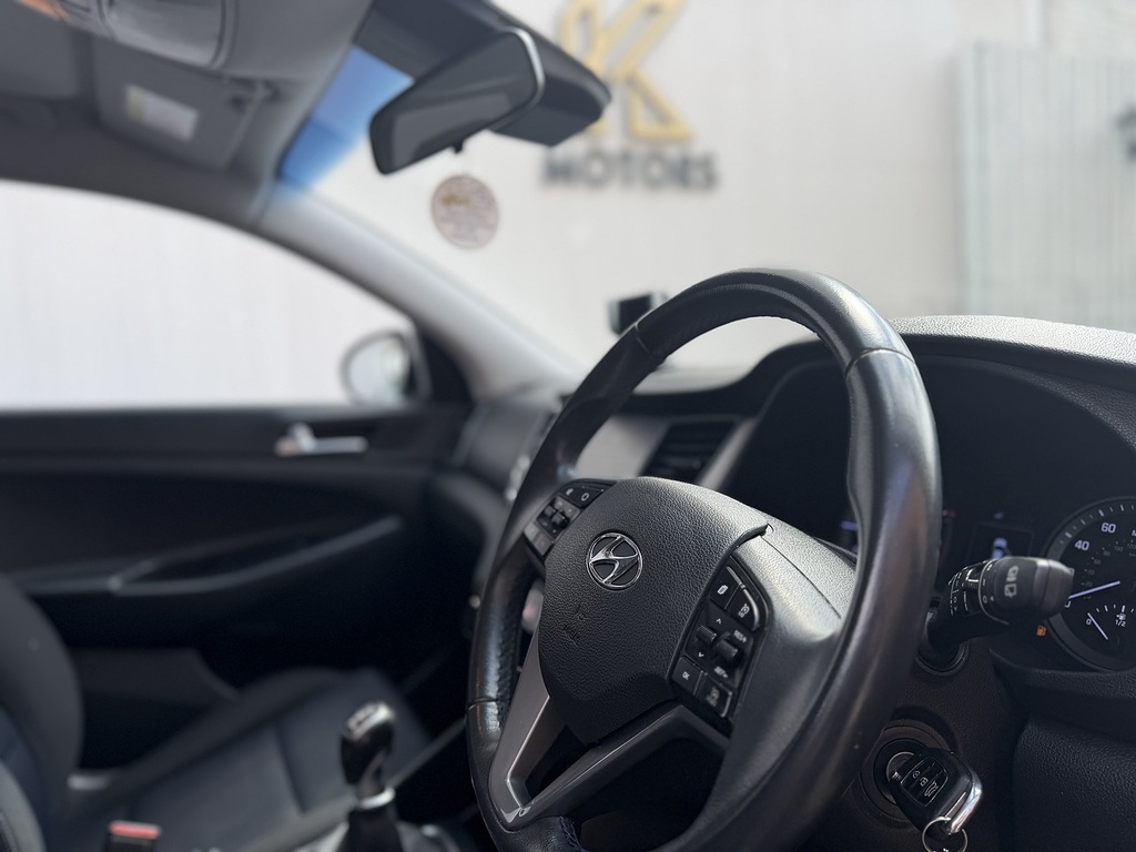 Hyundai Tucson 1.6 Gdi Blue Drive Se Nav Suv Eu AU18OFN White #5