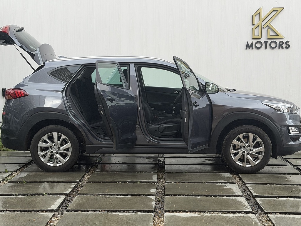 Hyundai Tucson 1.6 Gdi Se Nav Suv Euro 6 Ss YW19HLX Grey #4
