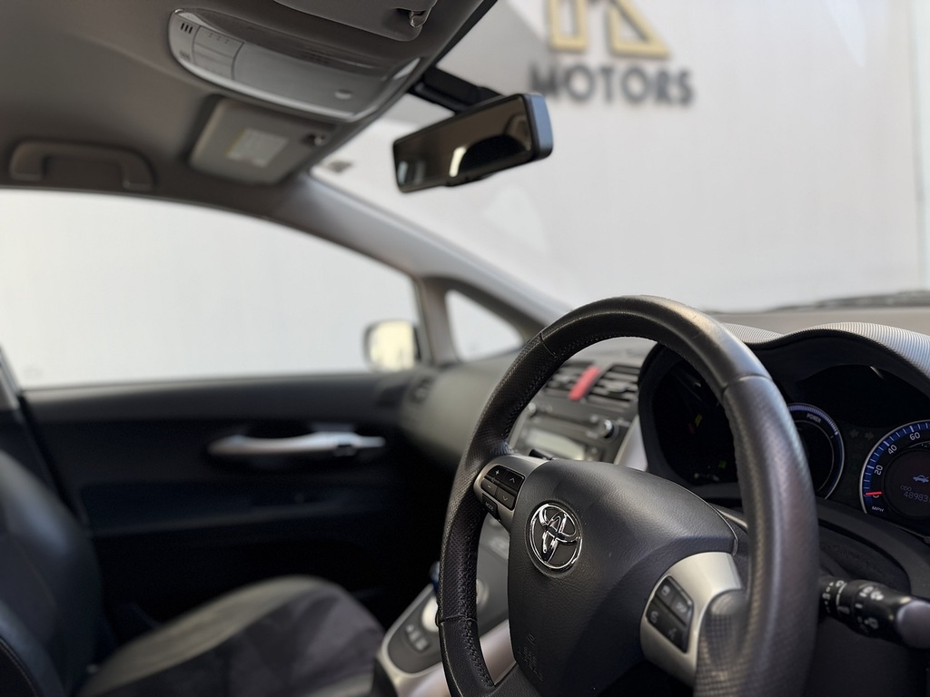Toyota Auris 1.8 Vvt-h T Spirit Hatchback Hybrid Cvt Silver #4