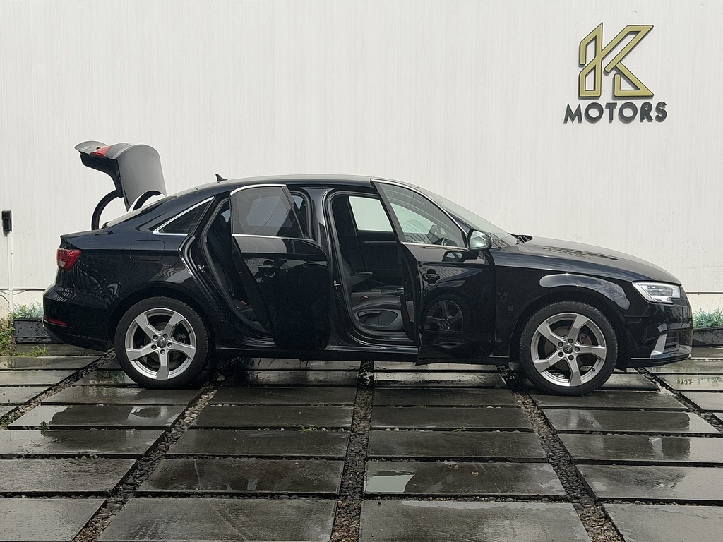 Audi A3 1.5 Tfsi Cod 35 Sport Saloon S Tronic E MA68KNN Black #4