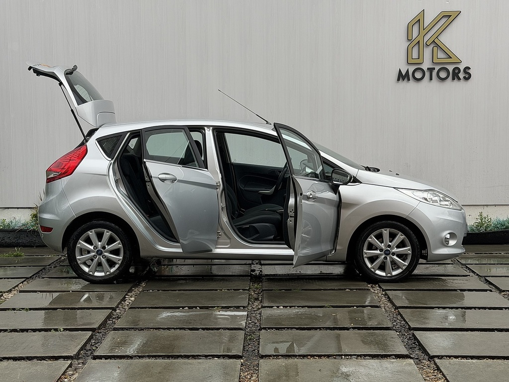 Ford Fiesta 1.4 Zetec Hatchback 154 Gkm SJZ2623 Silver #4