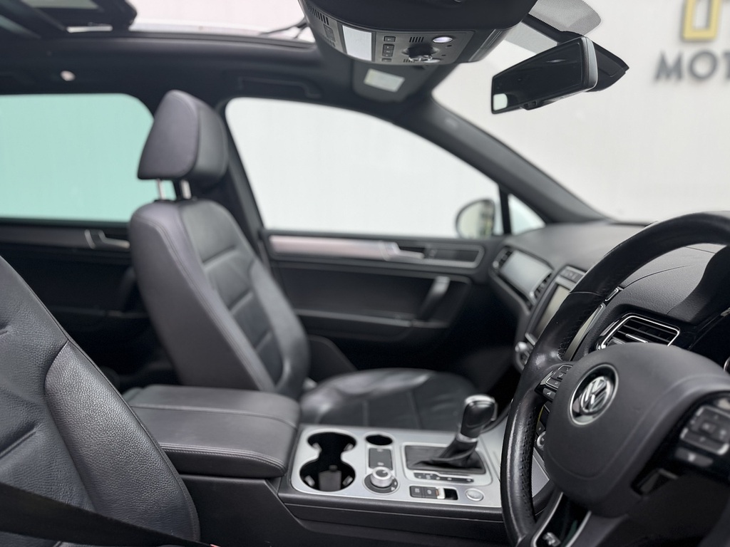 Volkswagen Touareg 3.0 Tdi V6 Bluemotion Tech R-line Suv T White #6