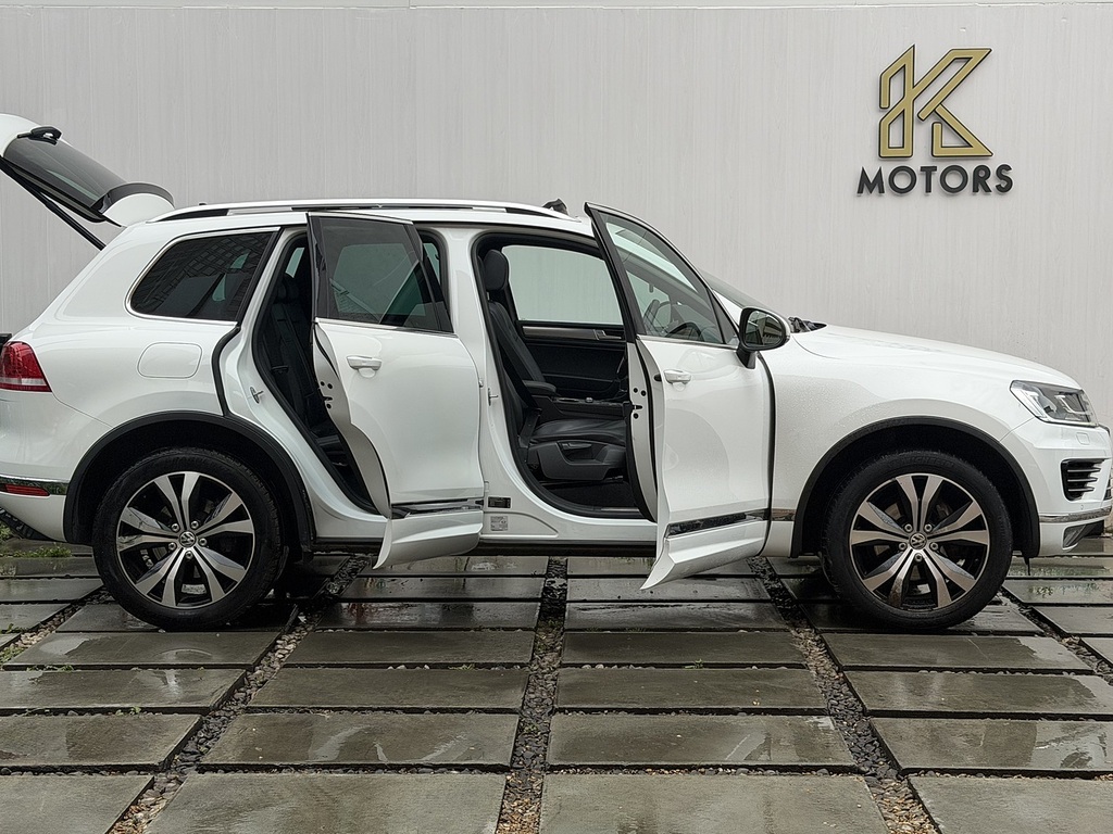 Volkswagen Touareg 3.0 Tdi V6 Bluemotion Tech R-line Suv T White #4
