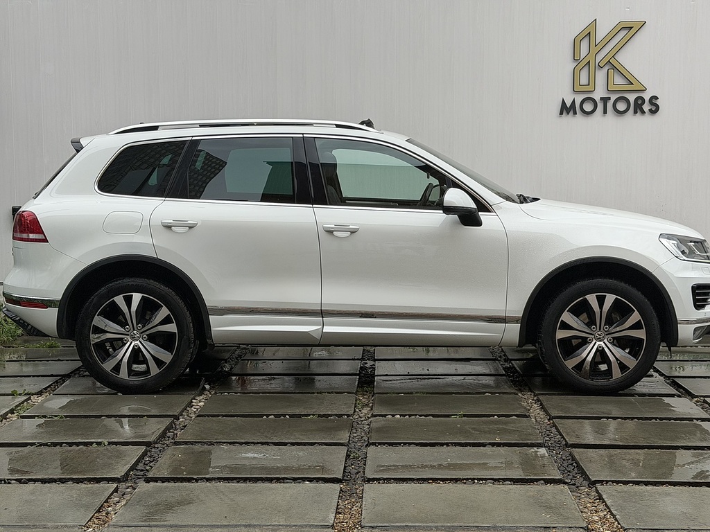 Volkswagen Touareg 3.0 Tdi V6 Bluemotion Tech R-line Suv T White #3