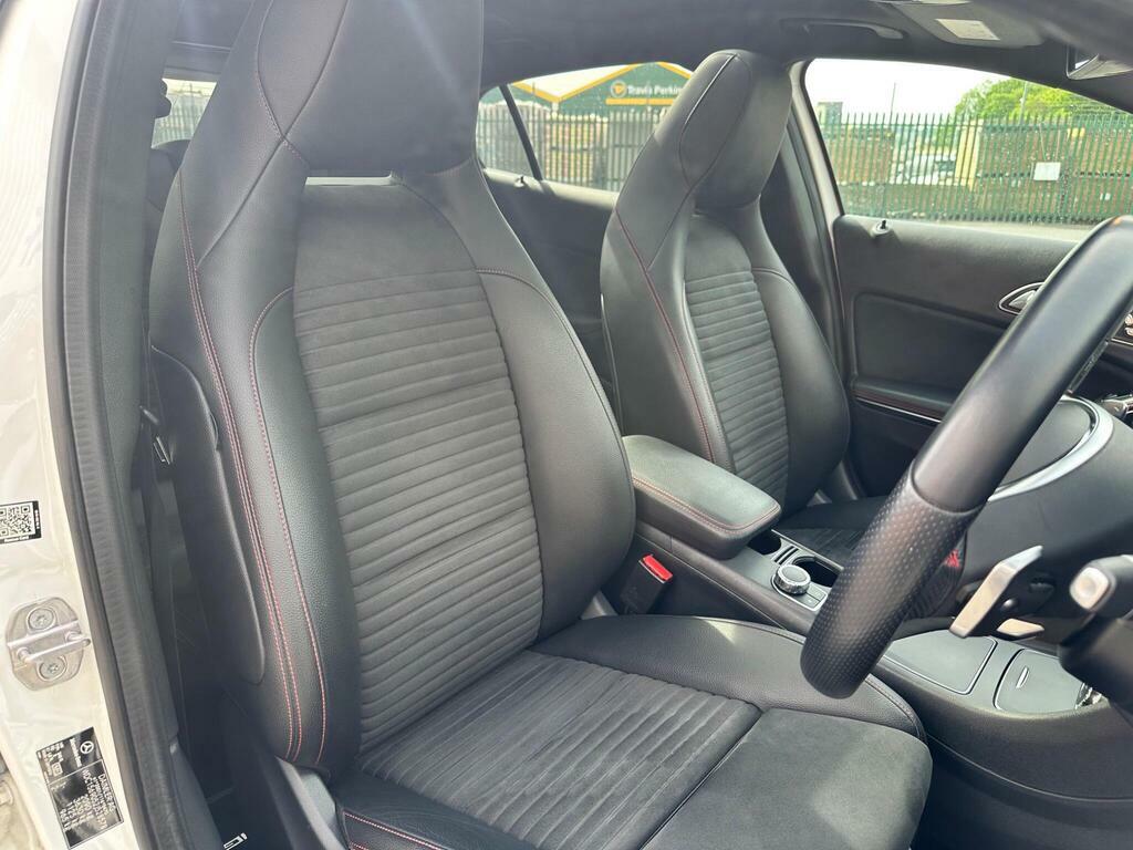 Mercedes-Benz GLA Class 2.1 Gla220d Amg Line Premium Plus 7G-dct 4Matic White #6