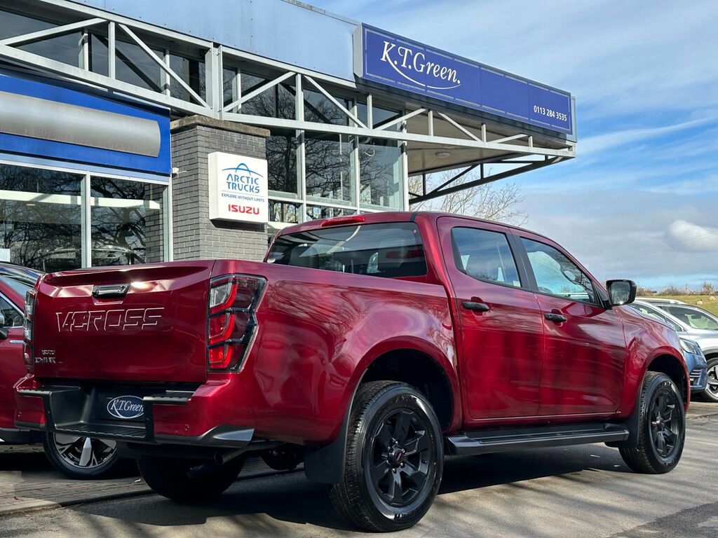 Isuzu D-Max V-cross 164 Ps Red #4