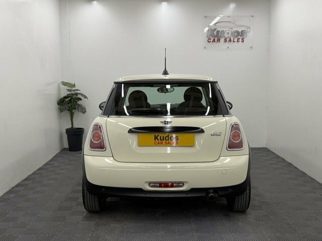 Mini Hatch 1.6 One Hatchback Euro 6 98 Ps LG63TKN White #5