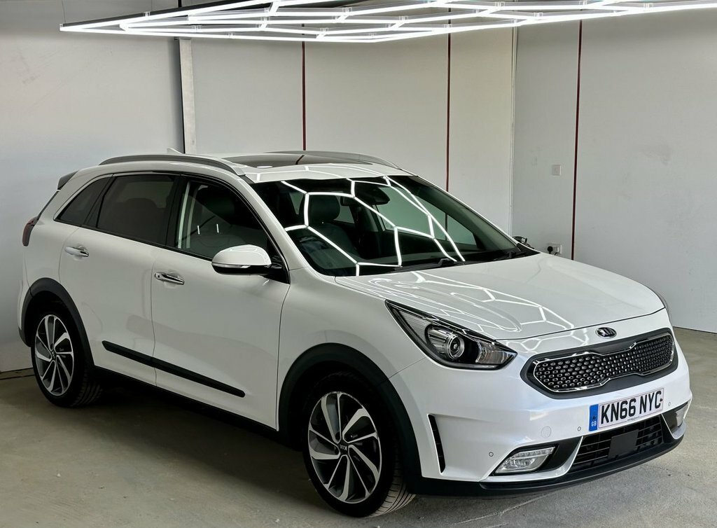 Kia Niro 1L First Edition White #3