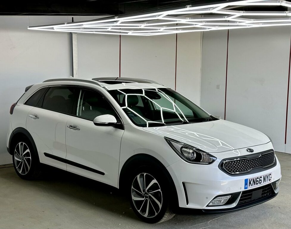 Kia Niro 1L First Edition White #2