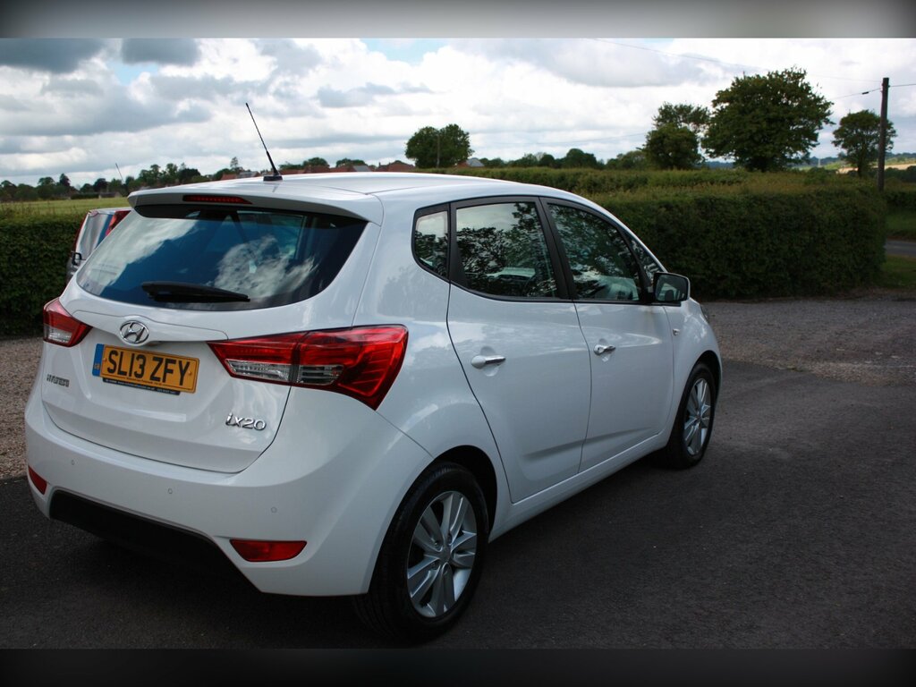 Hyundai Ix20 1.4 Active Hatchback Euro 5 Ss SL13ZFY White #5