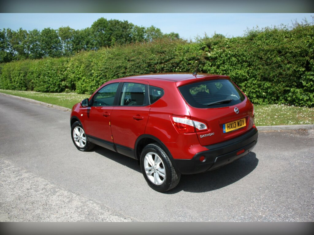 Nissan Qashqai 1.6 Acenta Suv 2Wd Euro 5 Ss Red #6