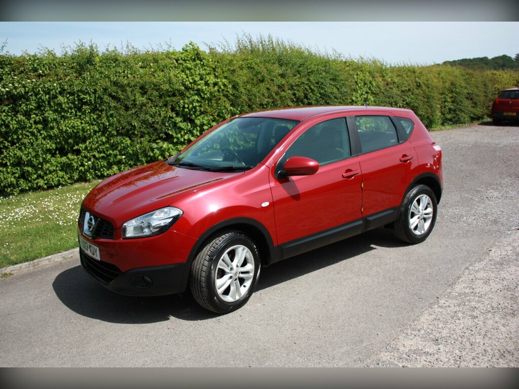 Nissan Qashqai 1.6 Acenta Suv 2Wd Euro 5 Ss Red