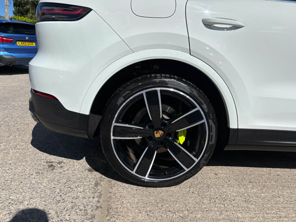 Porsche Cayenne E-hybrid Tiptronic S AJ72WTU White #6