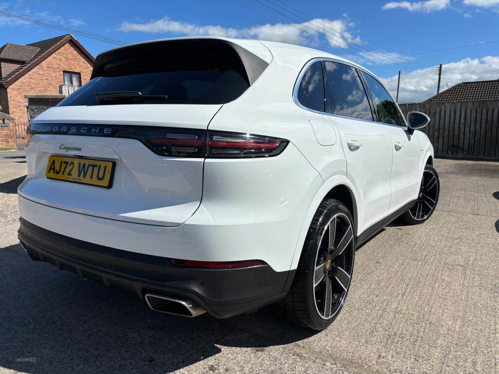 Porsche Cayenne E-hybrid Tiptronic S AJ72WTU White #5