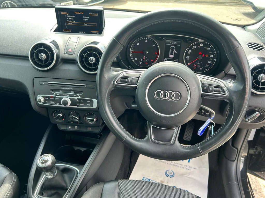 Audi A1 1.6 Tdi Sport Black #5