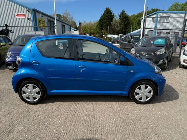 Toyota Aygo 1.0 Vvt-i Blue Hatchback Euro 4 Blue #2