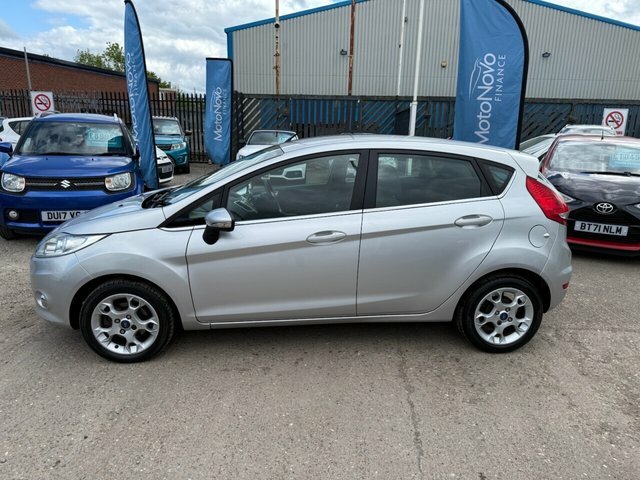Ford Fiesta 1.25 Zetec Hatchback 129 G Km 8 Silver #6