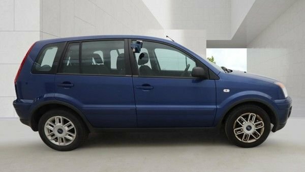 Ford Fusion 1.4 Zetec Climate Hatchback 154 Blue #5