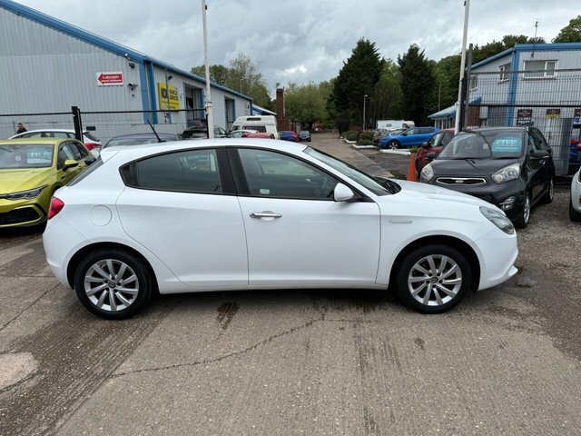 Alfa Romeo Giulietta 1.4 Tb Giulietta Hatchback Euro SW18BPF White #2