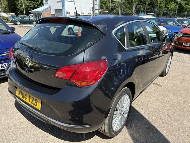 Vauxhall Astra 1.4 16V Excite Hatchback Euro 5 MM14TZB Black #5