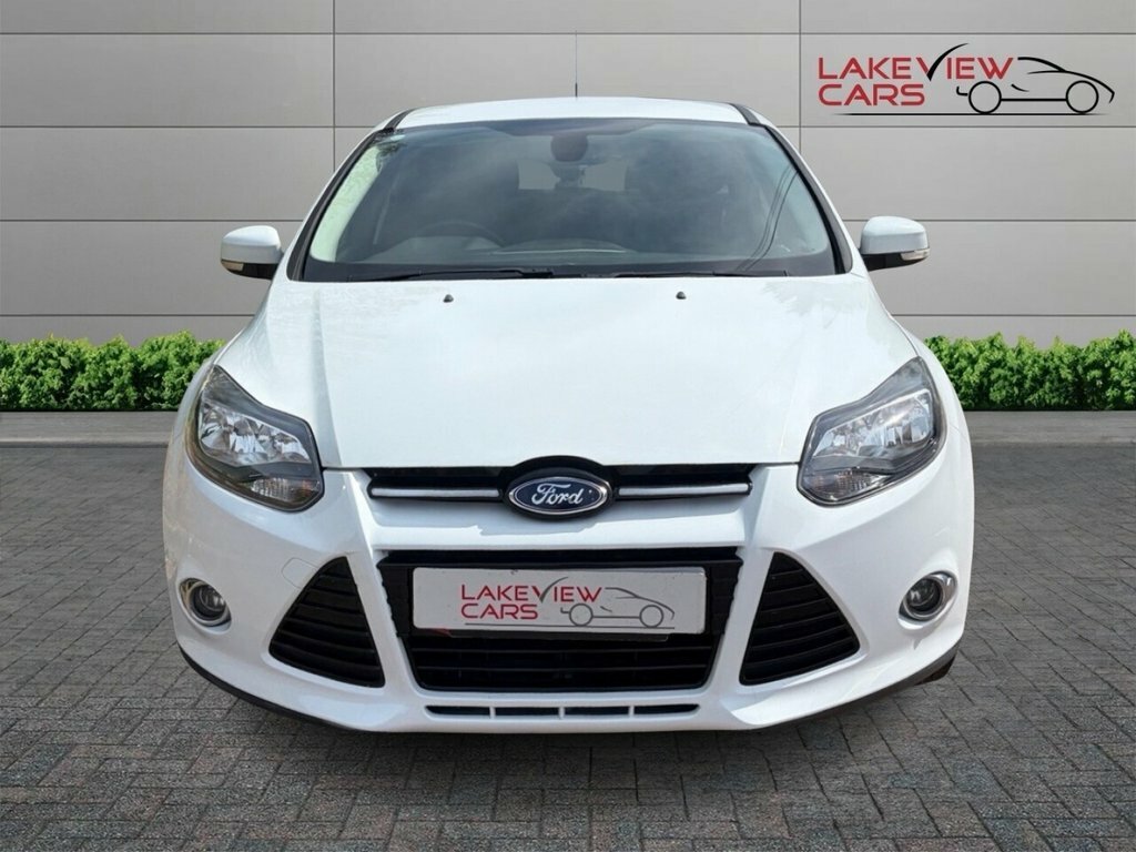 Ford Focus 1L Titanium Navigator White #2