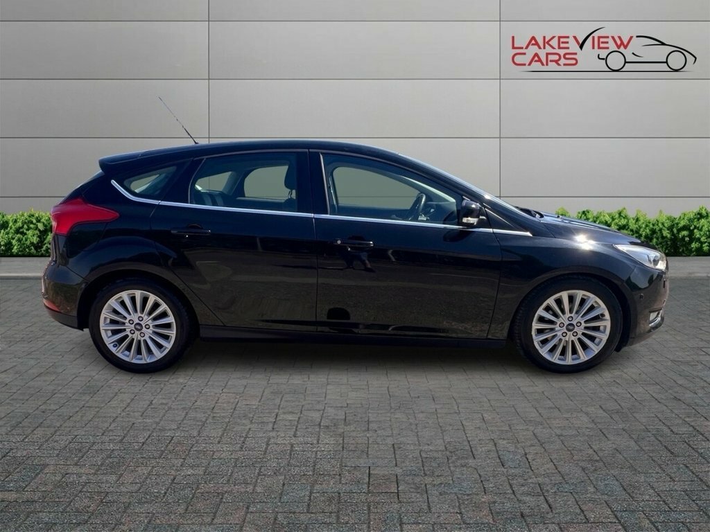 Ford Focus 1.5L Titanium X Black #4