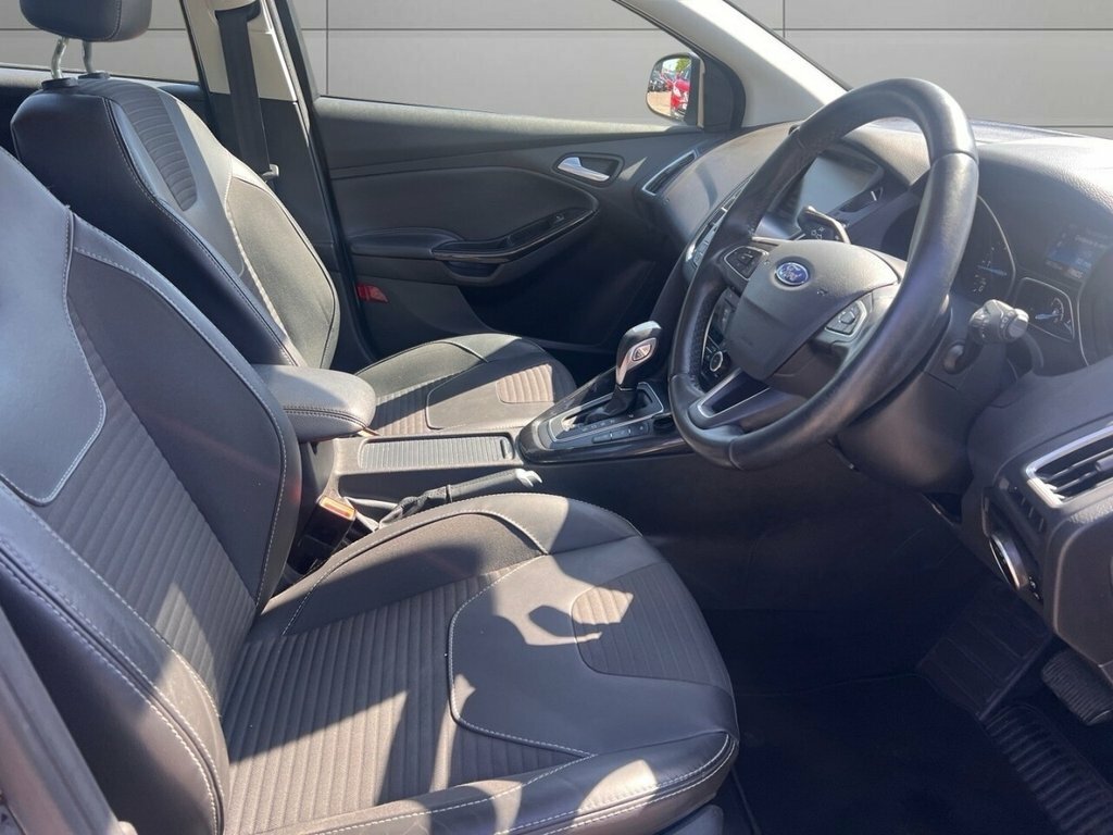 Ford Focus 1.5L Titanium X Black #3