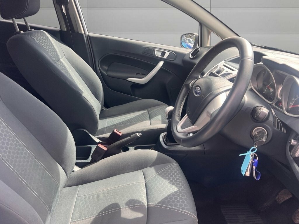 Ford Fiesta 1.3L Zetec GF61XGB White #3