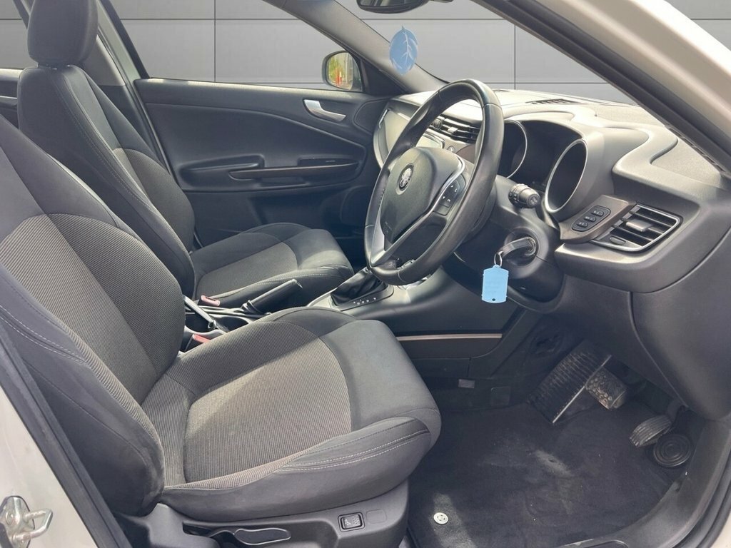 Alfa Romeo Giulietta 1.4L Business Edition White #3