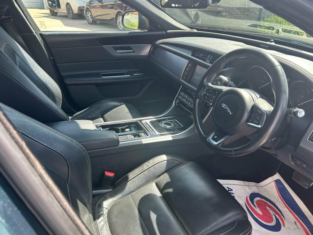Jaguar XF 2.0D R-sport Euro 6 Ss RK16BMY Green #2