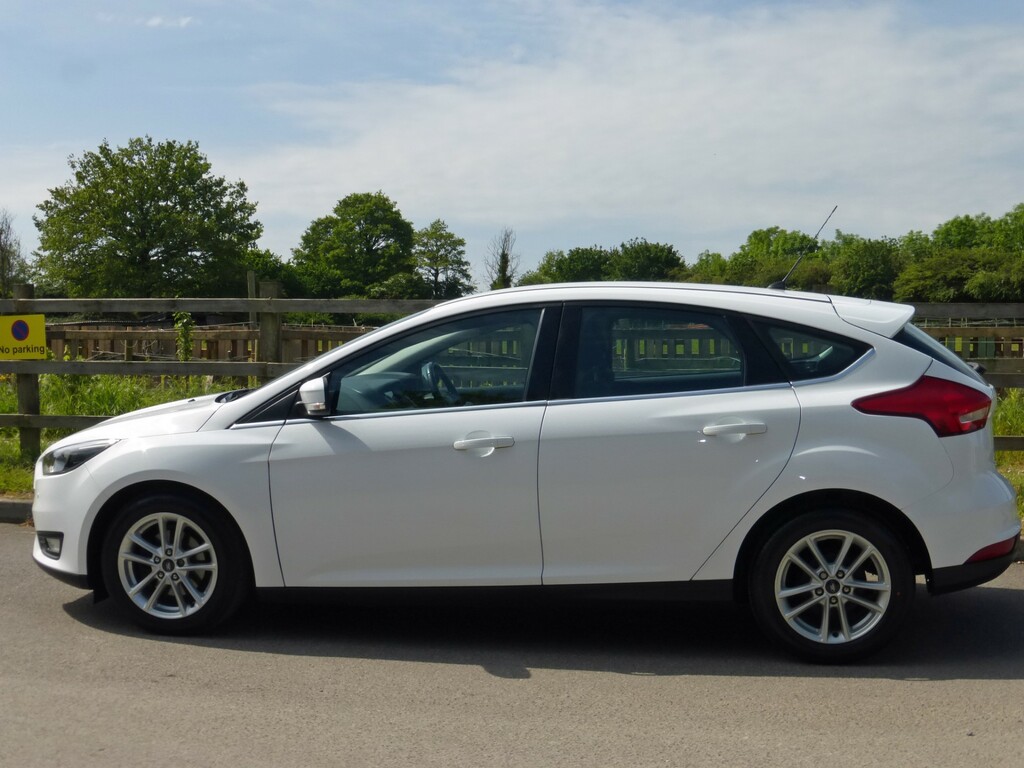 Ford Focus Petrol KS66NNP #4
