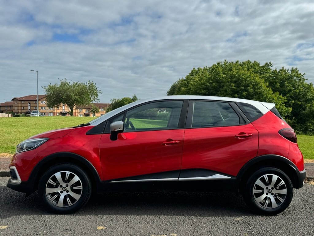 Renault Captur 0.9L Play ELZ969 Red #2