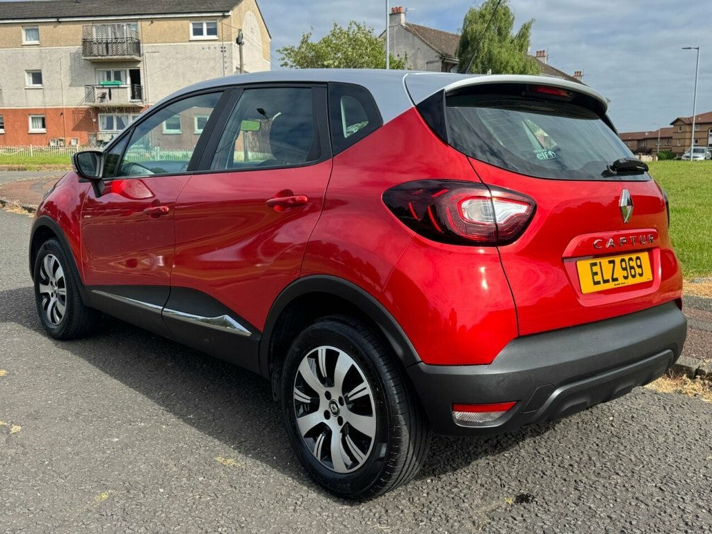 Renault Captur 0.9L Play ELZ969 Red #3