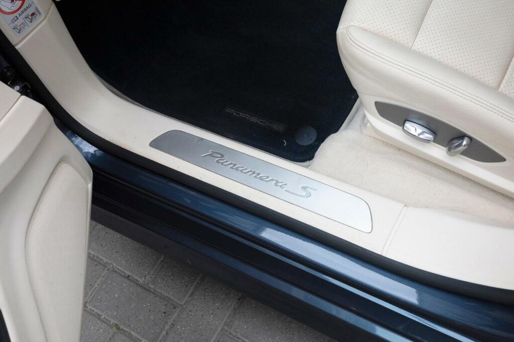 Porsche Panamera 4S Pdk Black #61