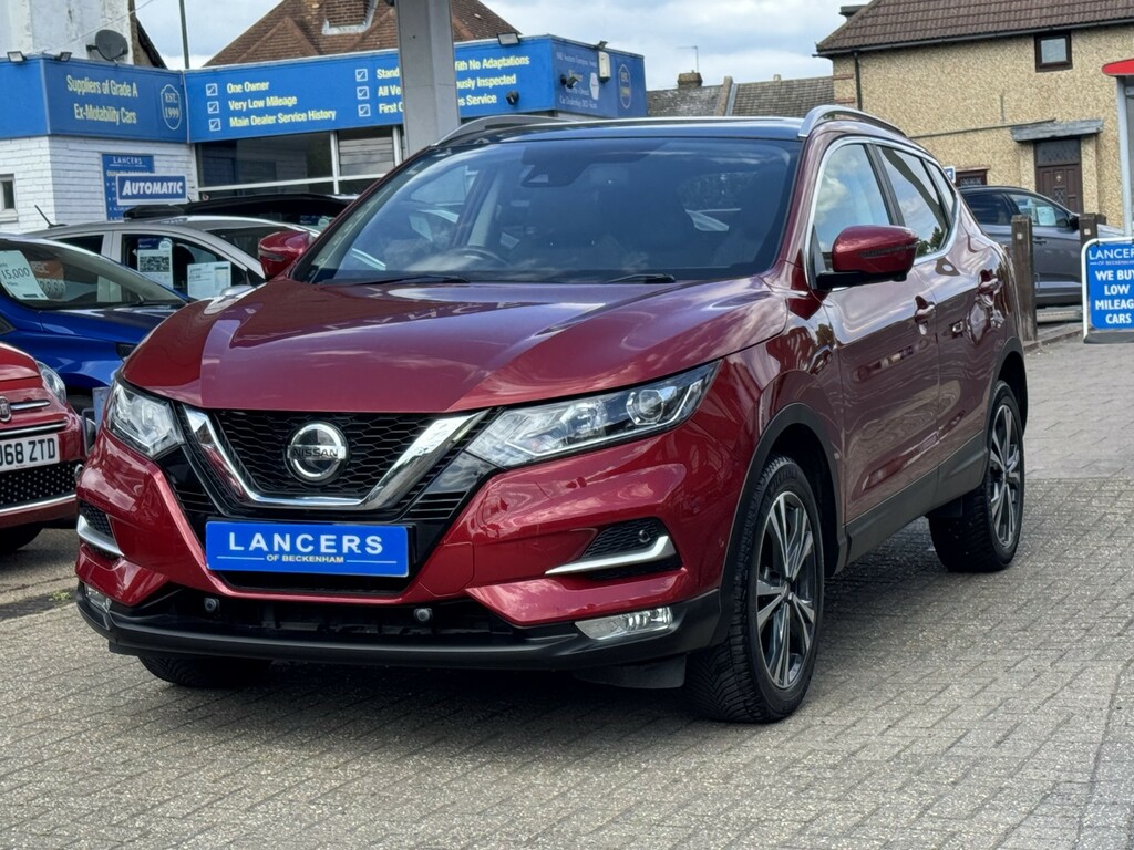Nissan Qashqai 1.3 Dig-t N-connecta Red