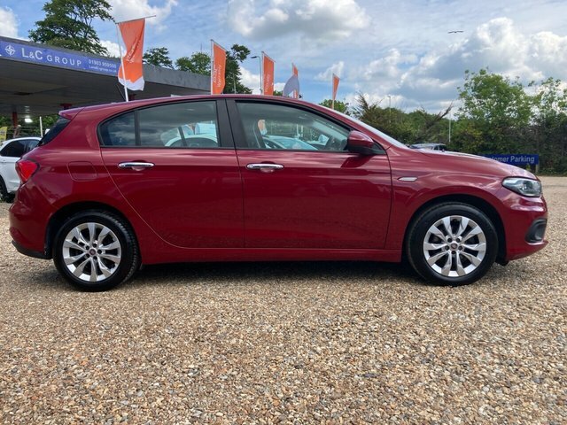 Fiat Tipo 1.4 Mpi Easy Plus Red #5