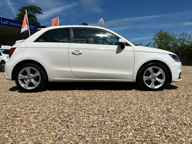 Audi A1 1.0 Tfsi Sport NV17FZY White #5