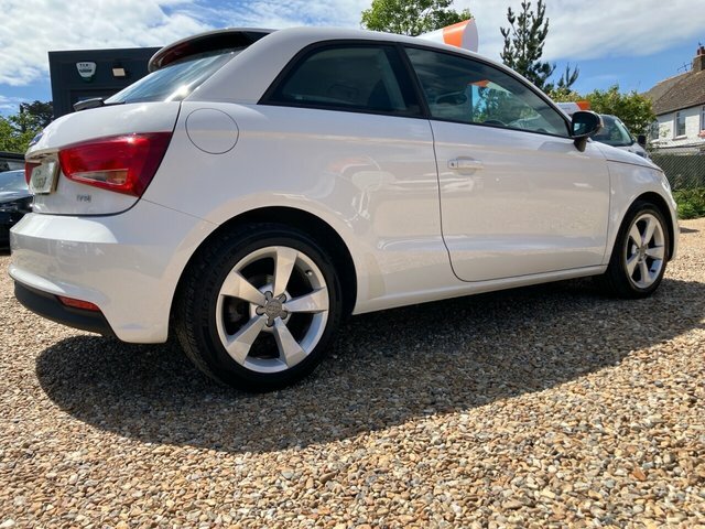Audi A1 1.0 Tfsi Sport NV17FZY White #6