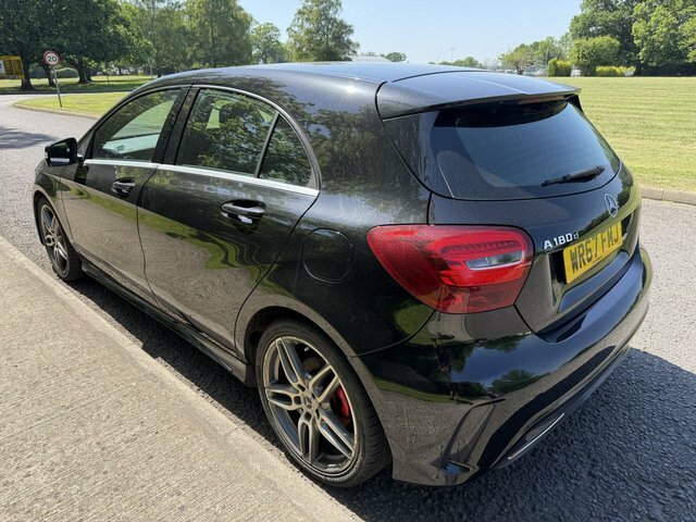 Mercedes-Benz A Class 1.5 A180d Amg Line 7G-dct Euro 6 WR67FMJ Black #4