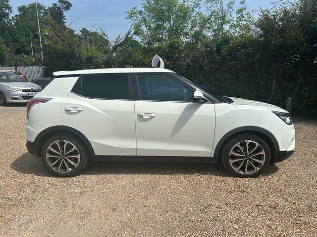 SsangYong Tivoli 1.6 E-xgi Elx Euro 6 128 Ps Top Of The Ran White #3