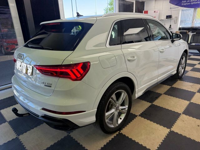 Audi Q3 Tdi 40 S Line KM69YVE White #5
